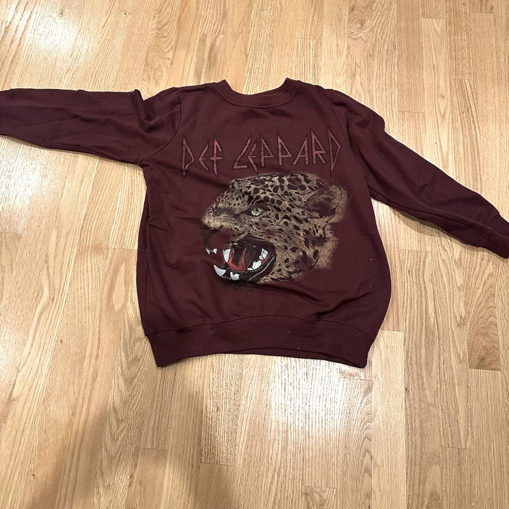 Def Leopard crew neck sweatshirt